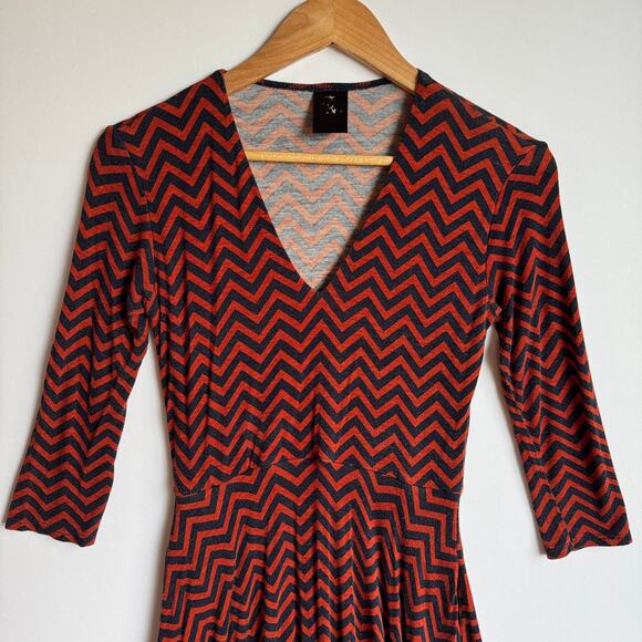 Agnes and Dora Chevron Print Midi Dress Size Extra Small Blue Red Pockets - Picture 3 of 14